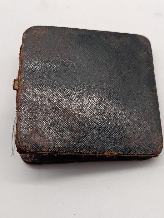 The Queen Lever - 1850-1900, Antiquités & Art, Antiquités | Horloges