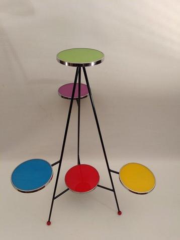 Support - Métal, Verre - Un support pour plantes