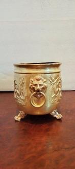 Jardinière - Lion et fleurs XIXème S - Laiton moulé, Antiquités & Art