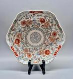 Assiette - Porcelaine - Pivoine, chrysanthèmes, Antiek en Kunst