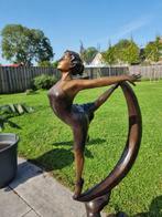 Statue, XL Bronze Lady on Moon - 126 cm - Bronze, Antiek en Kunst