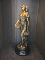 Milo (1910-1978) - Beeld, Girl with baskets of grapes. - 43