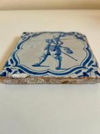 Tegel - Antieke Delfts blauwe tegel met een soldaat -