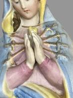 Beeldje, Onze-Lieve-Vrouw van Zeven Smarten (Mater Dolorosa)