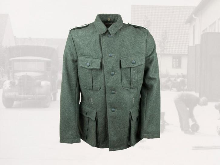 Replica van een Duitse WW2 veldjas Feldbluse M40, Verzamelen, Militaria | Tweede Wereldoorlog, Landmacht, Kleding of Schoenen