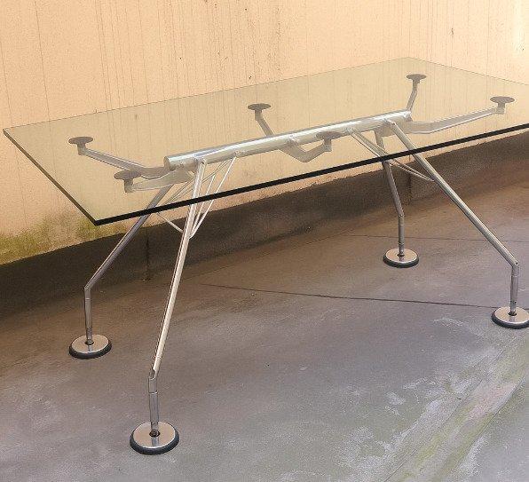 Tecno - Norman Foster - Tafel - Nomos - Staal, Antiek en Kunst, Antiek | Meubels | Stoelen en Sofa's