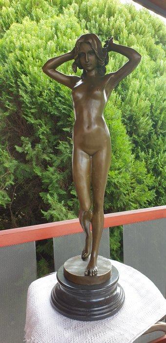 Sculpture, Pitta Luga - 76 cm - Bronze patiné