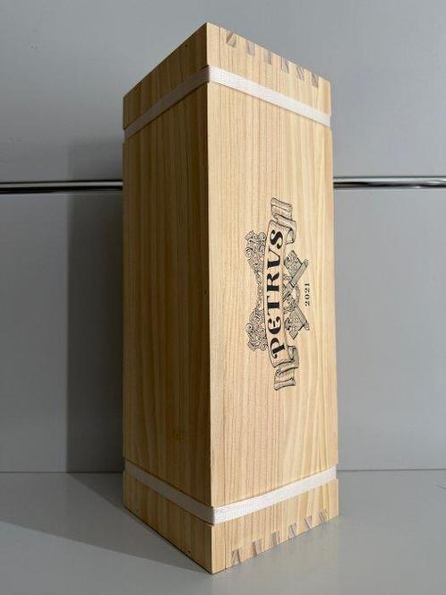 2021 Petrus - Pomerol - 1 Magnum (1,5 L), Verzamelen, Wijnen