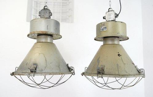 Mesko - Plafondlamp - Metaal - Twee Poolse industriële, Antiek en Kunst, Antiek | Verlichting