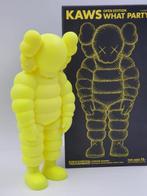 Kaws (1974) - NO RESERVE What Party Yellow 2020, Antiek en Kunst