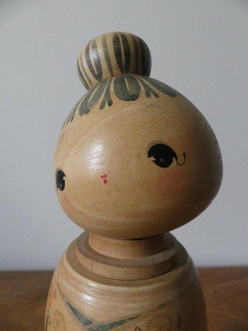 Bijzondere vintage kokeshi, Pure welriekendheid, ca 30 cm, Antiek en Kunst, Antiek | Meubels | Stoelen en Sofa's