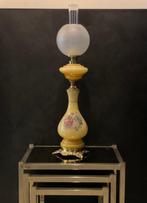 Petroleumlamp - opaalglas - Franse Olielamp, Antiek en Kunst