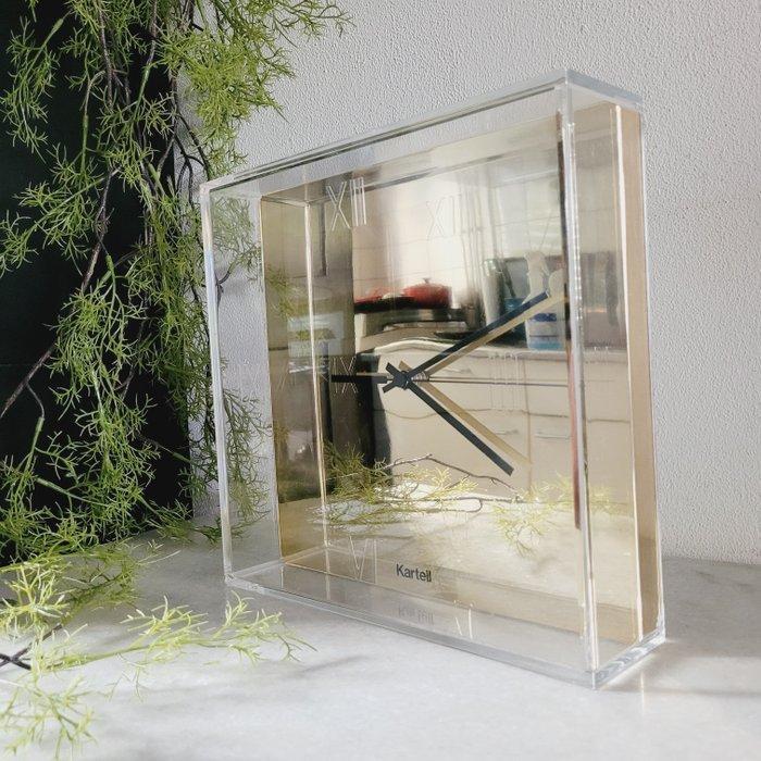 Horloge - Kartell, Philippe Starck, Tic&Tac, Goud Metallic -, Antiek en Kunst, Antiek | Meubels | Stoelen en Sofa's