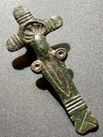 Période de migration Broche Three Ray, richement ornée dune, Antiek en Kunst