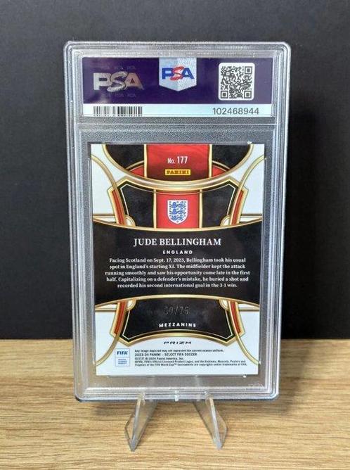 2023/24 Panini Select FIFA - Jude Bellingham /75 - PSA 9, Verzamelen, Stickers
