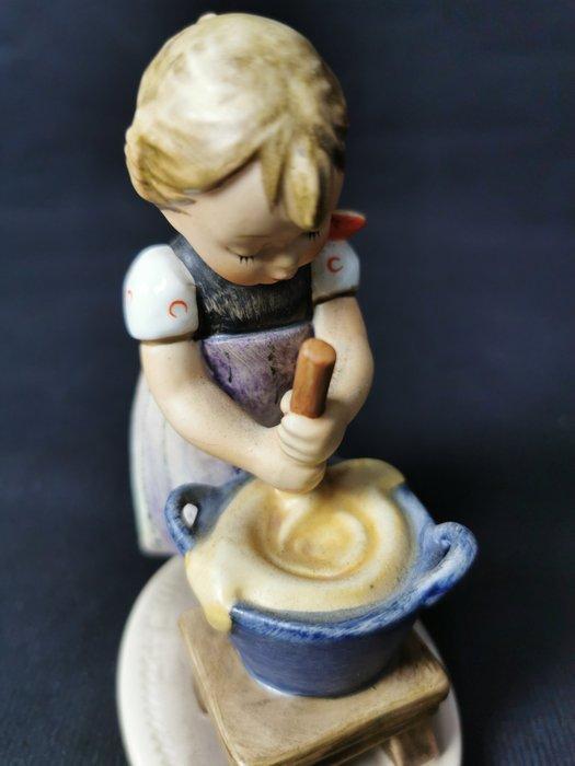 TMK6 Goebel Hummel W Germany Hummel 330, Baking day, Antiquités & Art, Curiosités & Brocante