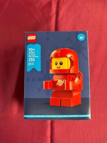 Lego Set - 40767 - Minifigures - Up-Scaled Baby Astronaut beschikbaar voor biedingen