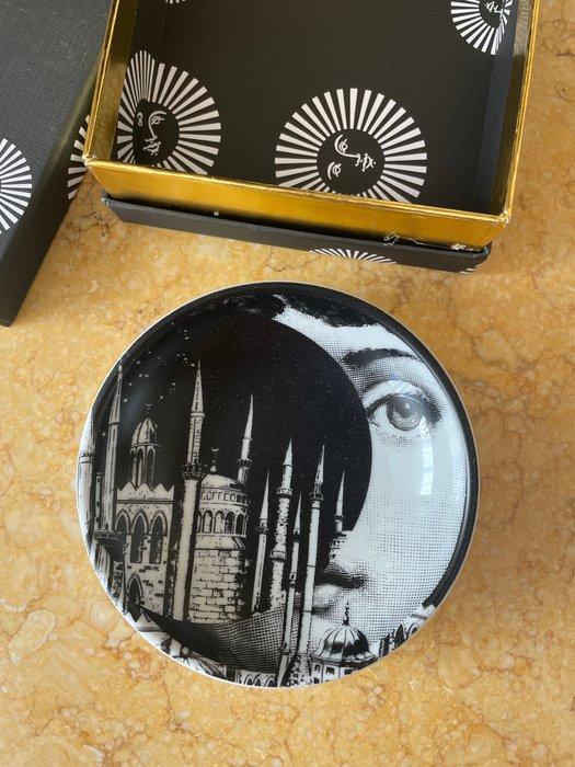 Fornasetti - Piero Fornasetti - Cendrier - Porcelaine, Antiek en Kunst, Antiek | Meubels | Stoelen en Sofa's