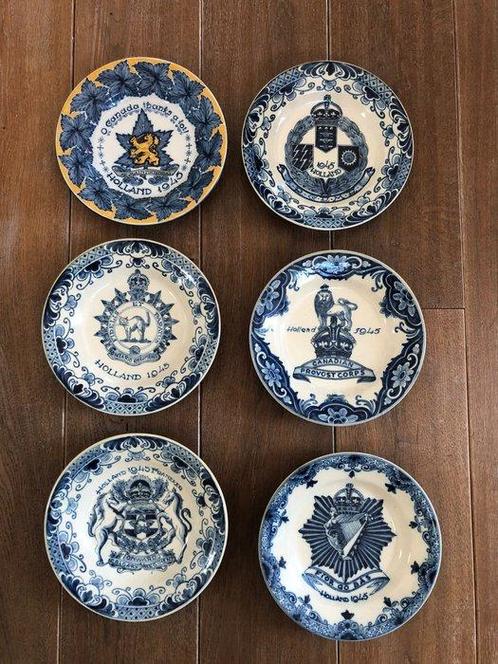 Pays-Bas - 12 plaques commémoratives - régiments et corps, Verzamelen, Militaria | Tweede Wereldoorlog