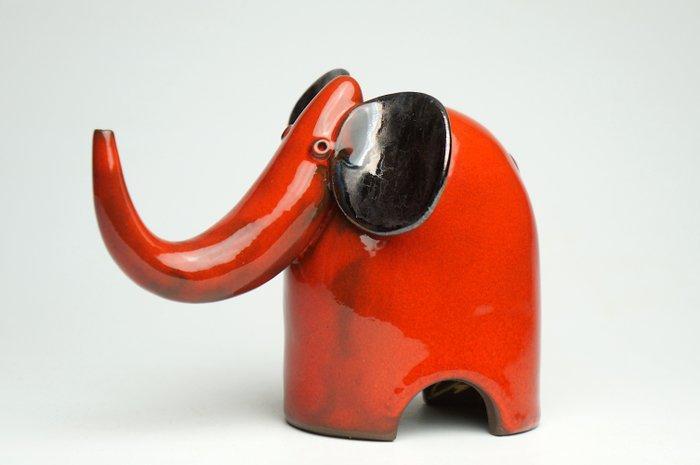 Urszula Despet - Beeldje - Red Elephant - Keramiek, Antiquités & Art, Antiquités | Verre & Cristal