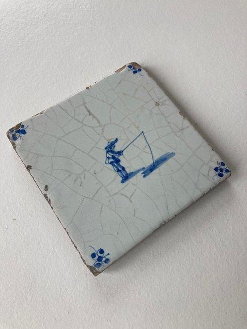 Carreau - Ancienne carreau de Delft en bleu avec un pêcheur, Antiek en Kunst, Antiek | Glaswerk en Kristal