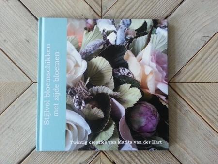 Stijlvol bloemschikken met zijde bloemen marita, Huis en Inrichting, Woonaccessoires | Kunstplanten en Kunstbloemen, Nieuw