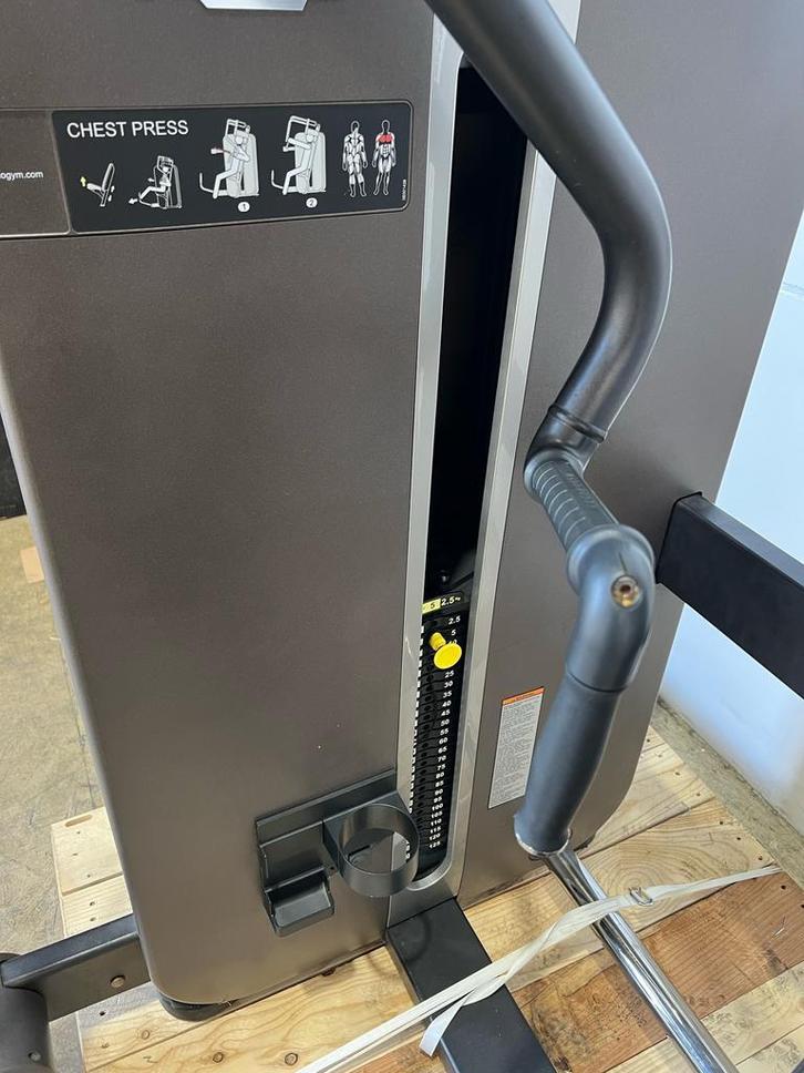 Technogym Artis Chest Press - Brown, Sport en Fitness, Fitnessapparatuur, Gebruikt, Borst, Ophalen of Verzenden