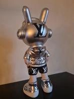 Francis - Louis Vuitton lost in space