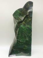 Jade Nefriet - Freeform gepolijst - Scultpure - Natuursteen, Verzamelen