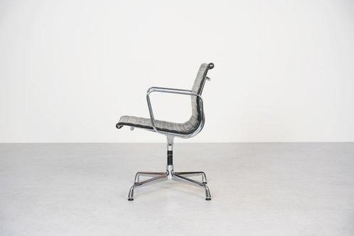 Vitra - Charles & Ray Eames - Chaise de bureau - EA108 -, Antiek en Kunst, Antiek | Meubels | Stoelen en Sofa's