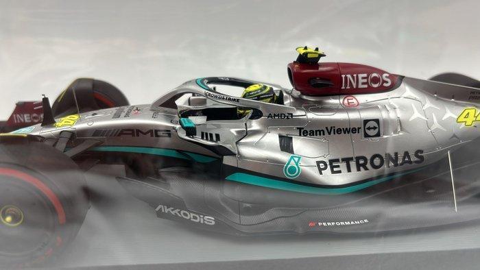 Sparkmodel 1:18 - Modelauto - Mercedes-AMG Petronas W13, Hobby en Vrije tijd, Modelauto's | 1:5 tot 1:12