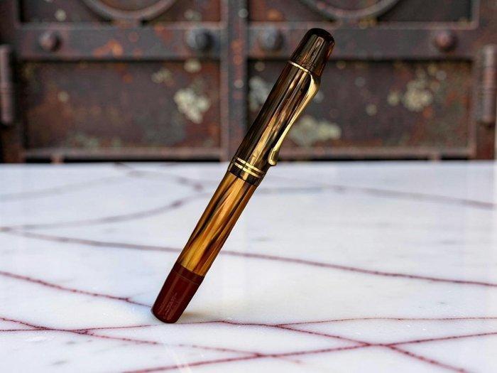 Pelikan - 101N Tortoiseshell Red - Vulpen, Verzamelen, Pennenverzamelingen