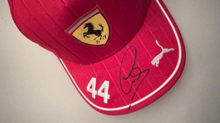 Ferrari - Formule 1 - Lewis Hamilton - 2025 - Casquette de, Verzamelen, Automerken, Motoren en Formule 1