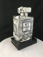 Norman Gekko (XX-XXI) - Giant Crushed Chanel N.5 INOXX, Antiquités & Art, Art | Peinture | Moderne