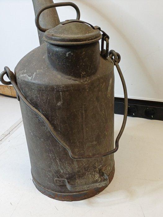 Oliekan - Zink, Antiek en Kunst, Antiek | Wandborden en Tegels