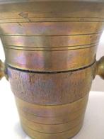 Vijzel en stamper (2) - Gegoten messing