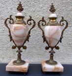 Cassolette - Marbre, Régule - Paire de cassolettes en régule