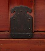 Bô’dansu  (kast met lades en een vergrendelingsstang) -