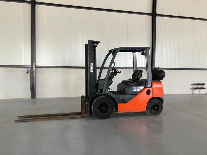 Veiling: Heftruck Toyota 02-8FGF25 LPG 2500kg 4.7m 2017, Zakelijke goederen, Machines en Bouw | Heftrucks en Intern transport