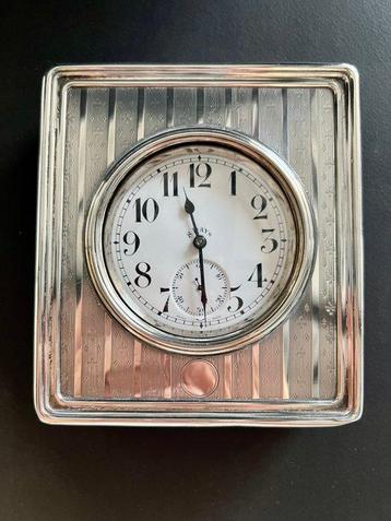 Horloge de bureau - pas -   métal argenté Argentan -