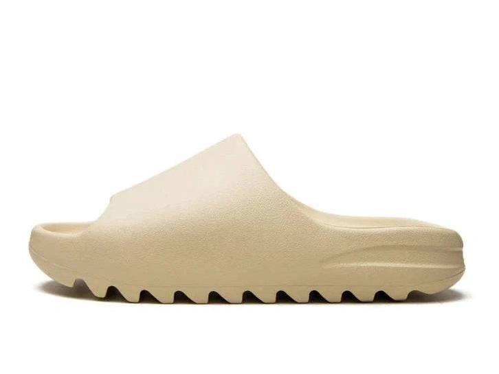 Adidas Yeezy Slide Bone - Maat 42 EU, Kleding | Heren, Schoenen, Ophalen of Verzenden