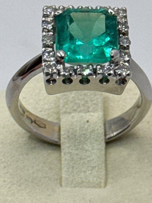 Ring - 18 karaat Witgoud Smaragd - Diamant, Handtassen en Accessoires, Ringen