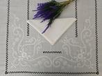 Tovaglia ricamata a mano in misto lino 12 posti tablecloth