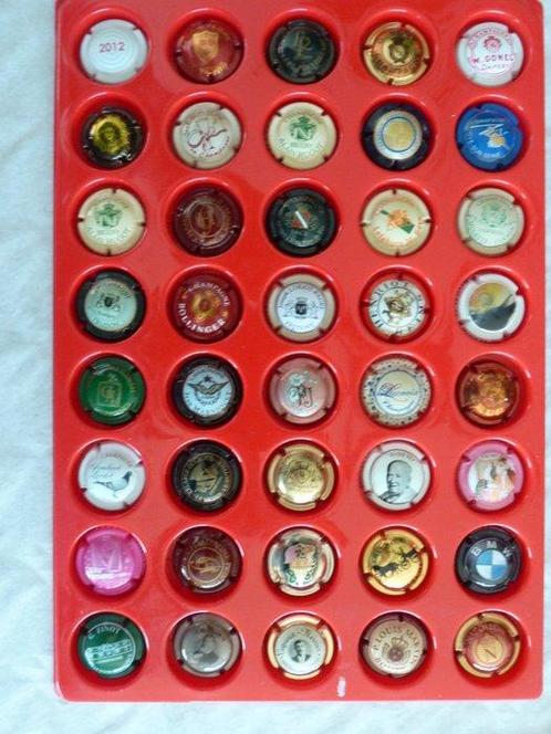 Collection thématique - 200 capsules de champagne avec des, Antiek en Kunst, Antiek | Speelgoed