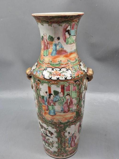China – Vase im Famille-Rose-Dekor – handbemalt - Vase -, Antiek en Kunst, Antiek | Overige Antiek