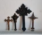 Kavel van 4 oude kruisbeelden (4) - Diverse metalen - 20ste, Antiek en Kunst