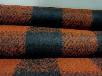 Le pur laine Shetland mesure 6,30 x 1,70 m. - Textile  - 630