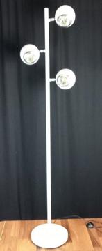 Leitmotiv - Staande lamp - Staal wit gepoederd, met chromen