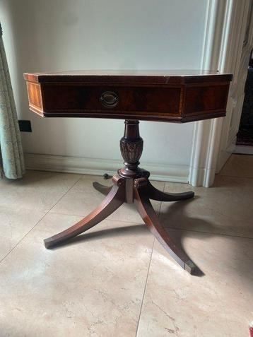 Centre de table - Noyer - table octogonale
