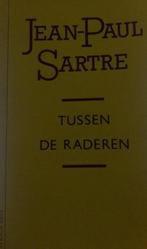 Tussen de raderen 9789022976814 Jean-Paul Sartre, Boeken, Verzenden, Gelezen, Jean-Paul Sartre
